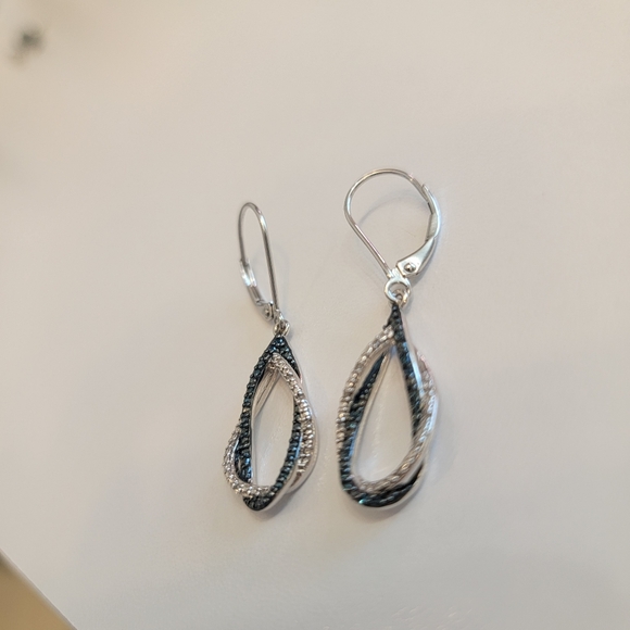 Kay Jewelers Twisted Diamond & Teal Saphire Tear Drop Dangle Earrings NWOT - Picture 9 of 13